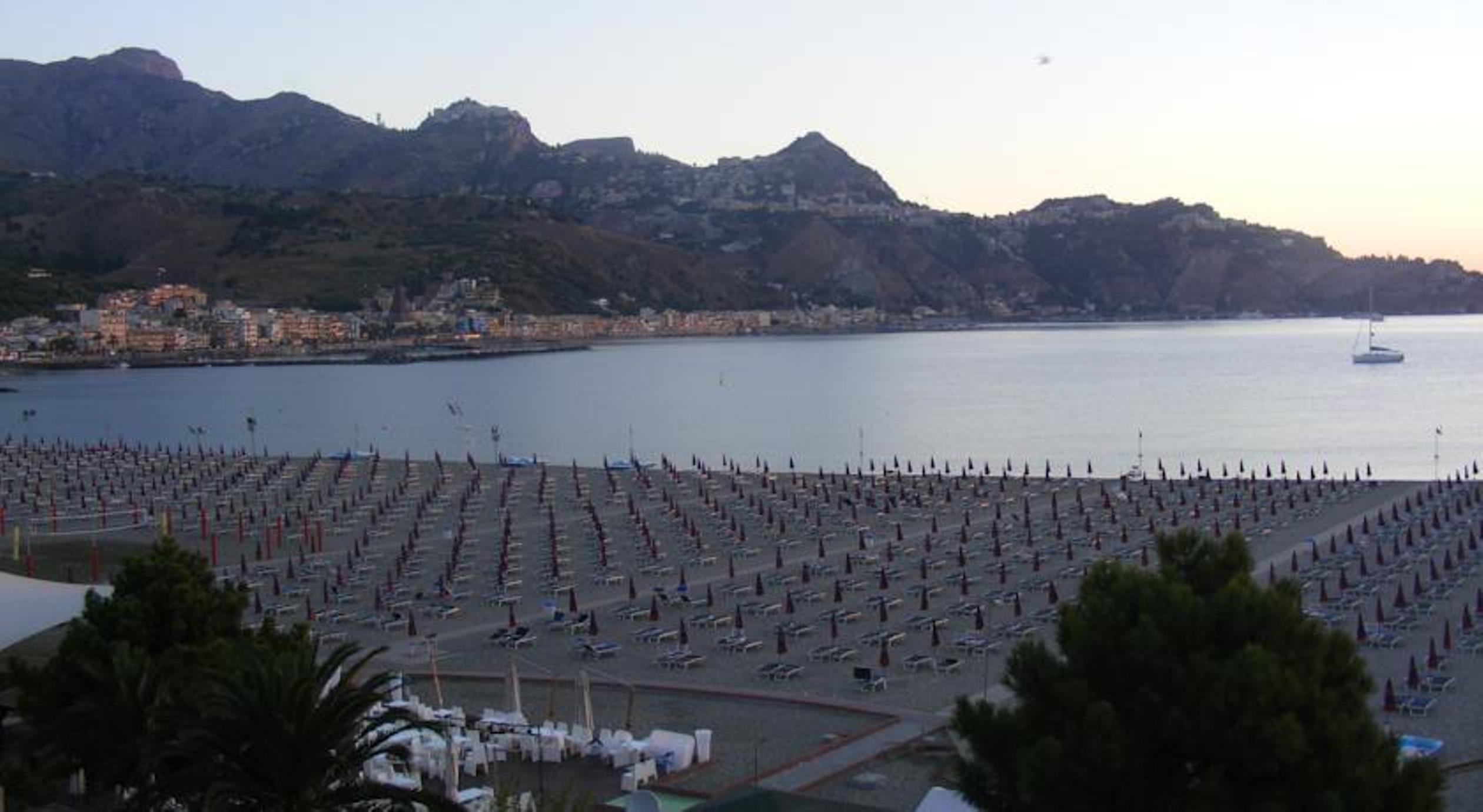 Hotel Sabbie D'Oro Giardini Naxos Eksteriør billede