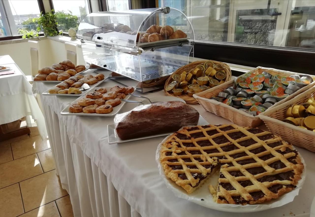 Hotel Sabbie D'Oro Giardini Naxos Eksteriør billede