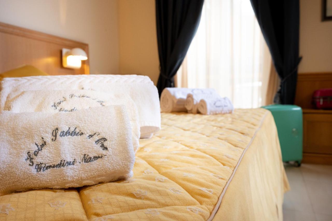 Hotel Sabbie D'Oro Giardini Naxos Eksteriør billede