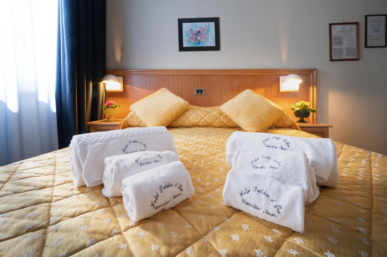 Hotel Sabbie D'Oro Giardini Naxos Eksteriør billede