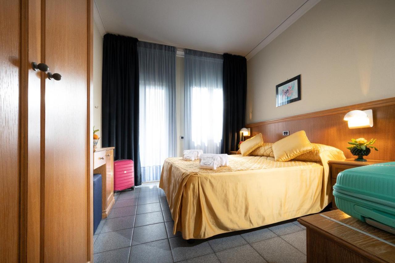 Hotel Sabbie D'Oro Giardini Naxos Eksteriør billede