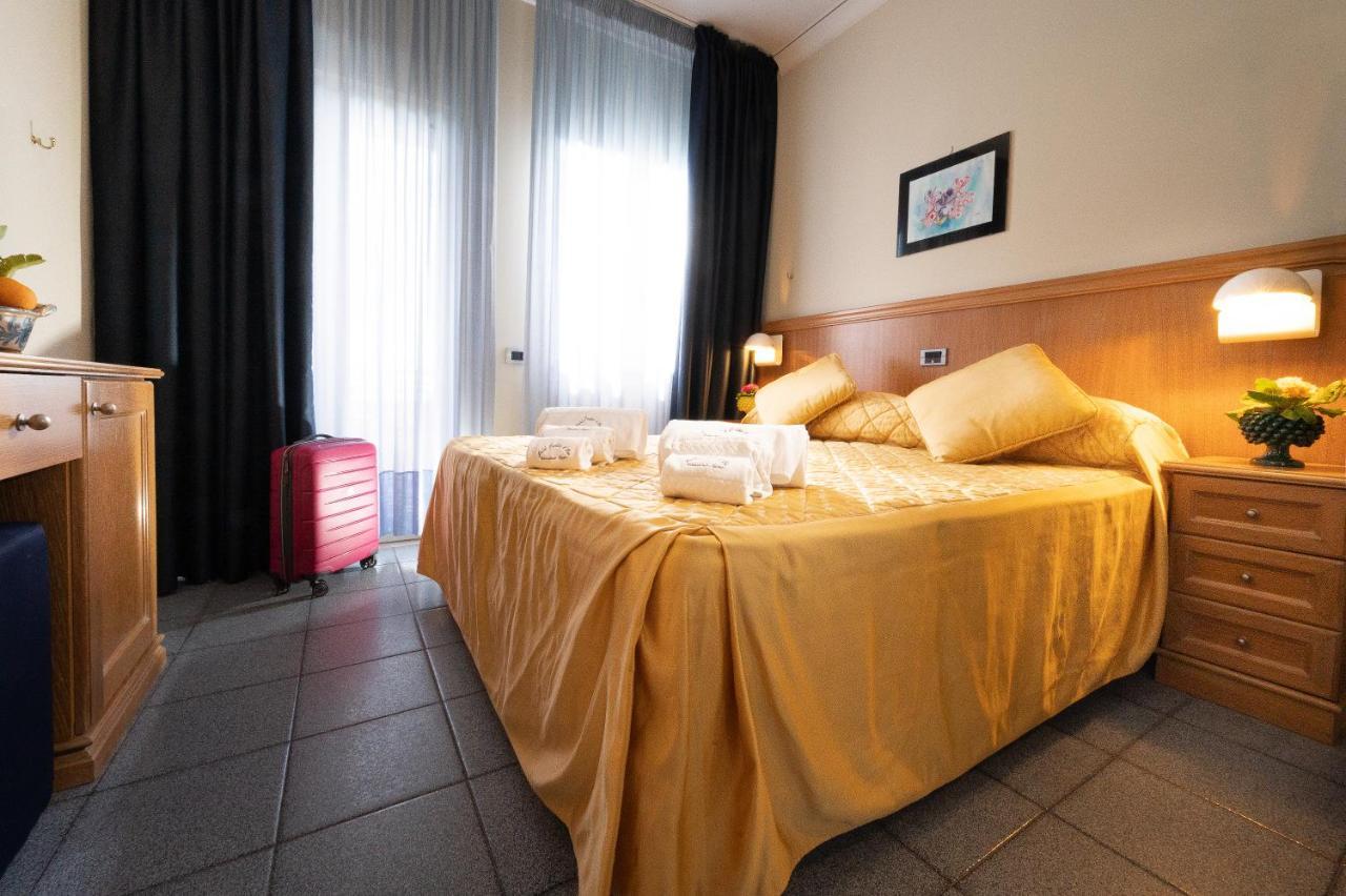 Hotel Sabbie D'Oro Giardini Naxos Eksteriør billede