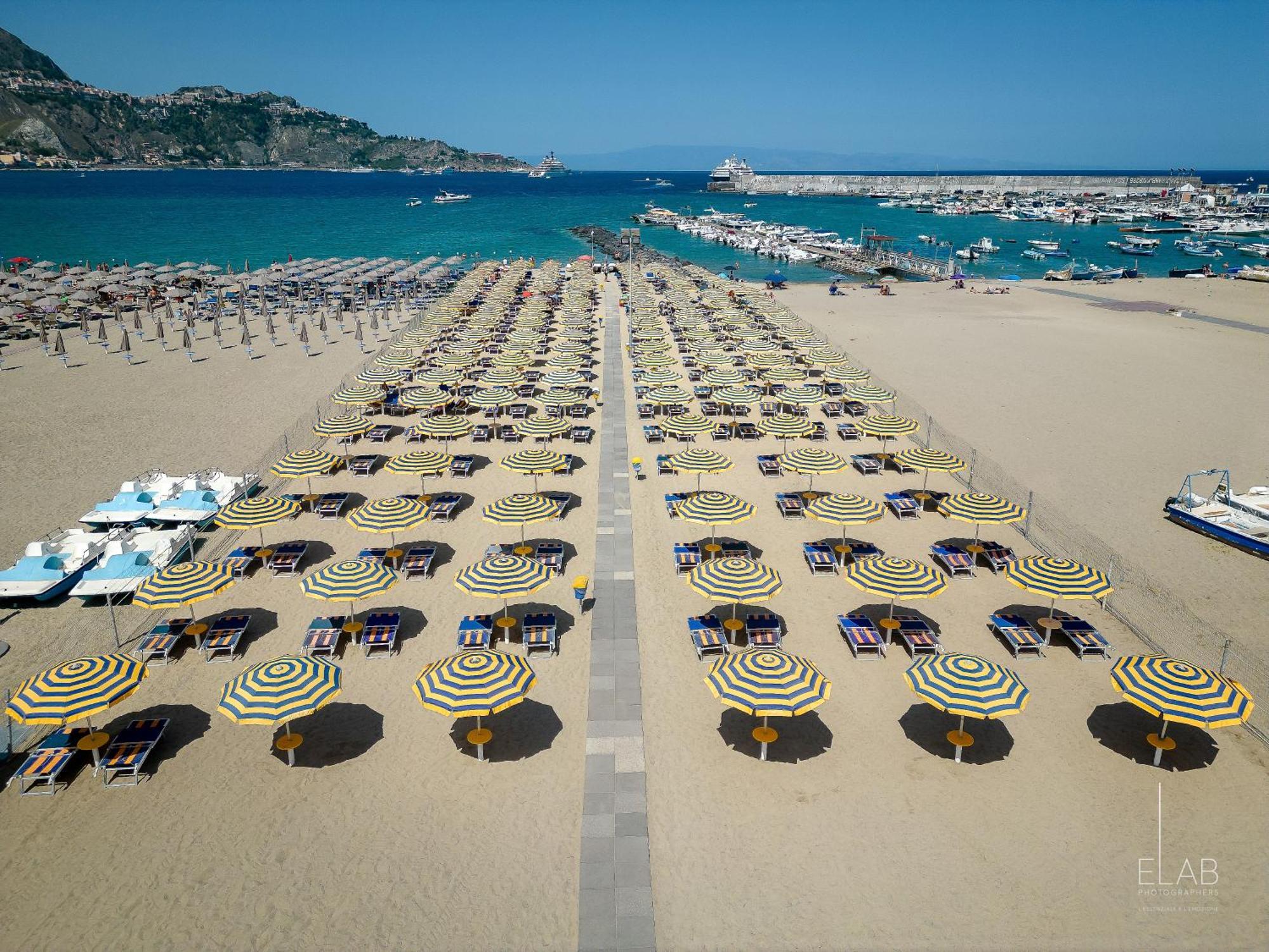 Hotel Sabbie D'Oro Giardini Naxos Eksteriør billede