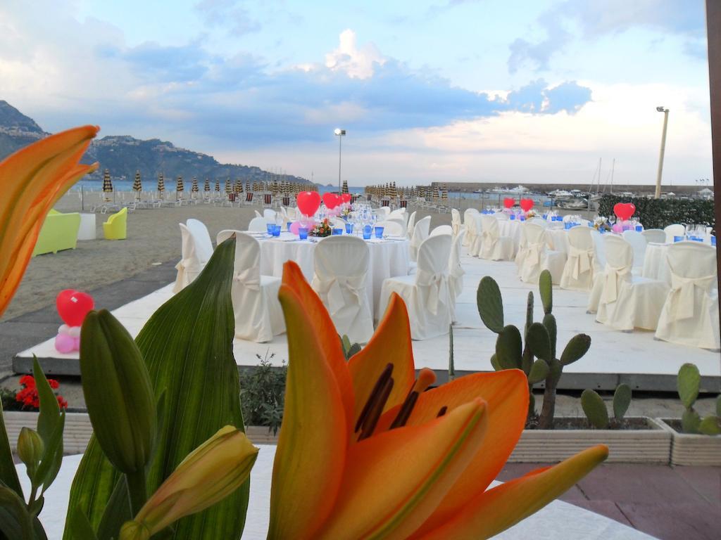 Hotel Sabbie D'Oro Giardini Naxos Eksteriør billede
