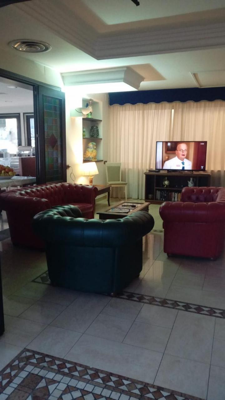 Hotel Sabbie D'Oro Giardini Naxos Eksteriør billede